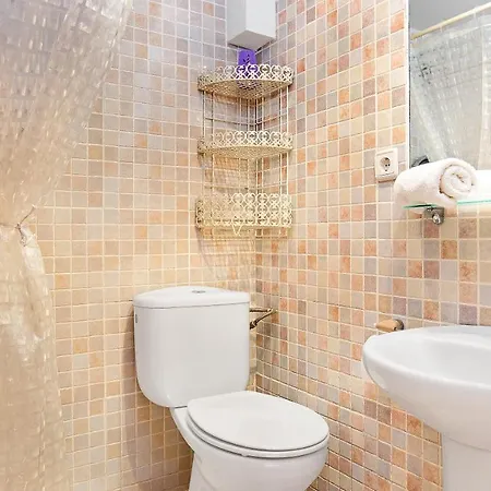 Caules Sleeps 8 With Pool And Wifi * Lloret de Mar