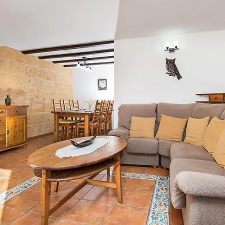 Caules Sleeps 8 With Pool And Wifi Villa Lloret de Mar