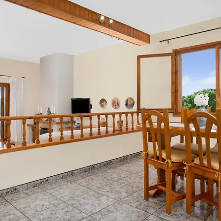 Caules Sleeps 8 With Pool And Wifi Villa