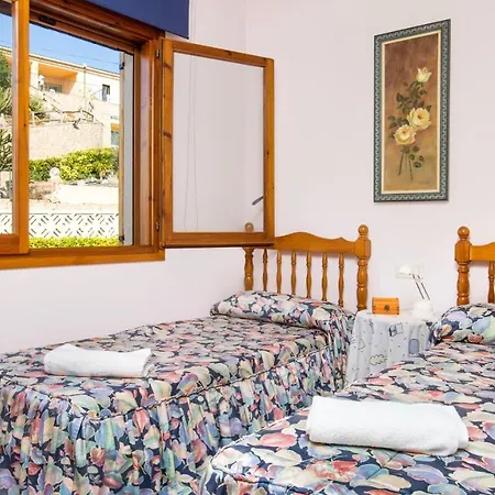 Villa Caules Sleeps 8 With Pool And Wifi Lloret de Mar